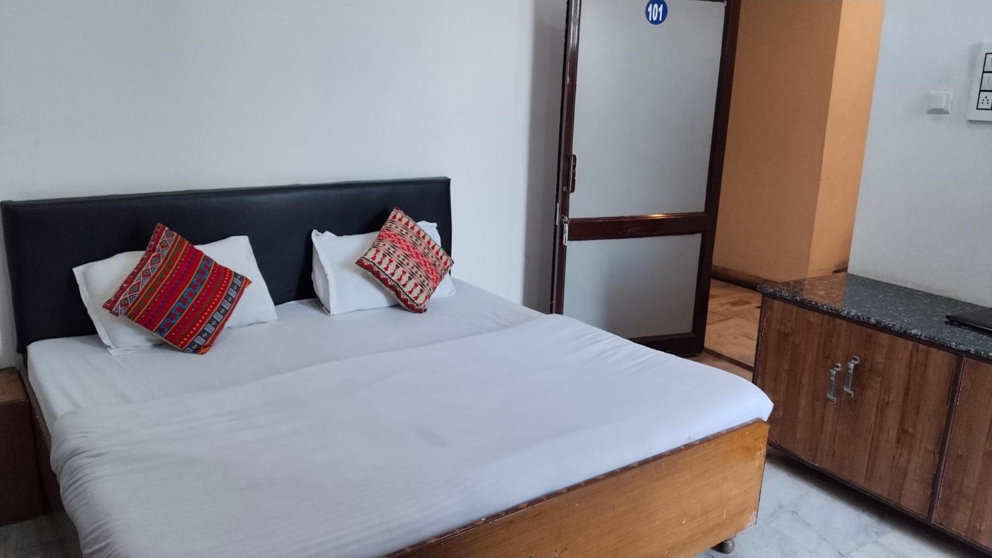 Fabhotel Grover Kangra Exterior foto